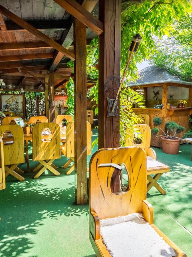 Hotel Don Quijote Koezepkori Panzio Es Etterem Lenti Exterior foto